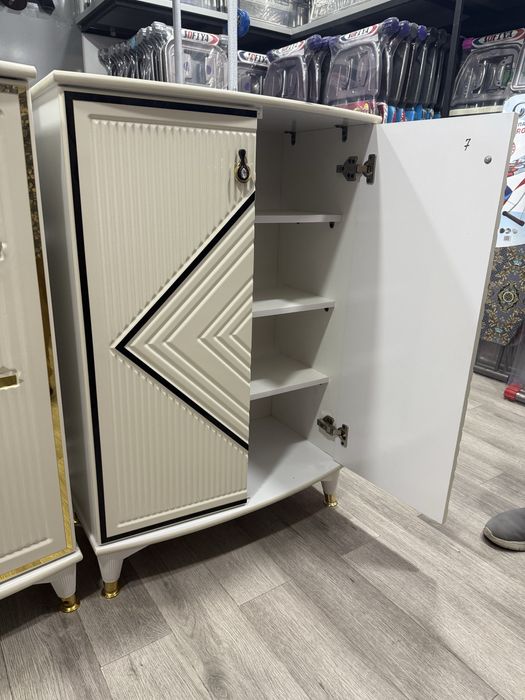 Шкаф для обуви 100×70×40 – белый с золотом, премиум дизайн