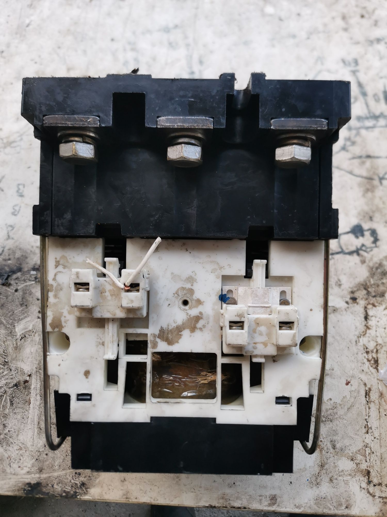 Contactor trifazat 350A 132KW 110V