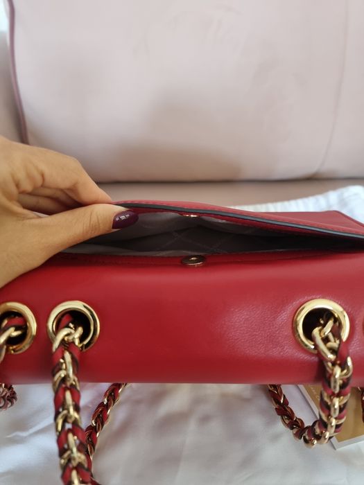 Кожена чанта Michael Kors с регулируема дръжка