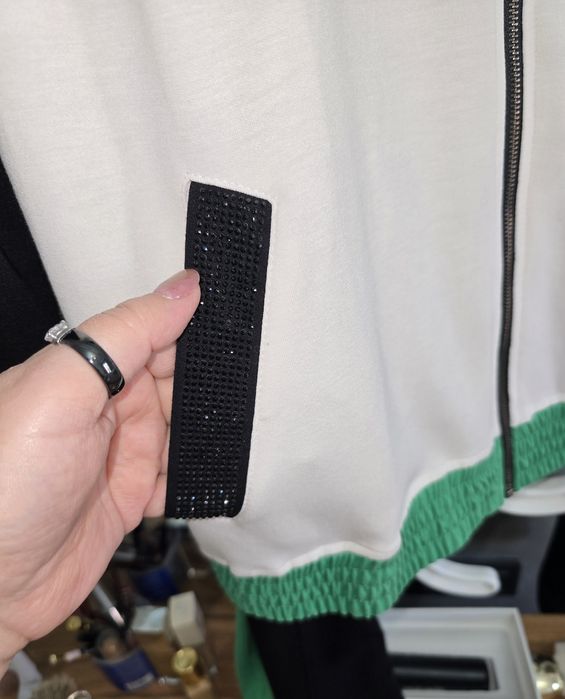 Спортивный костюмы разного фасона