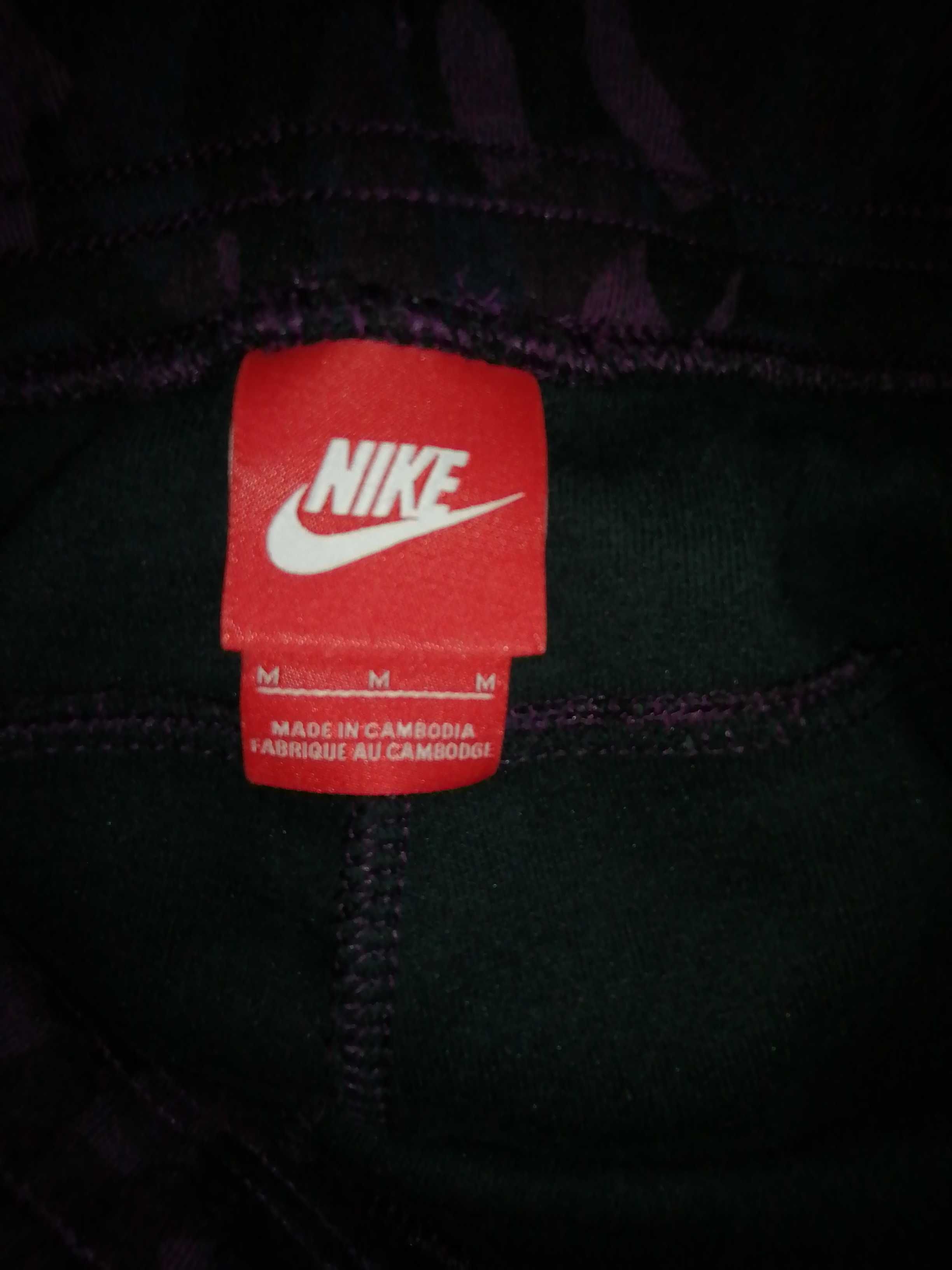 Nike  tech fleece М 60лв до Ноември