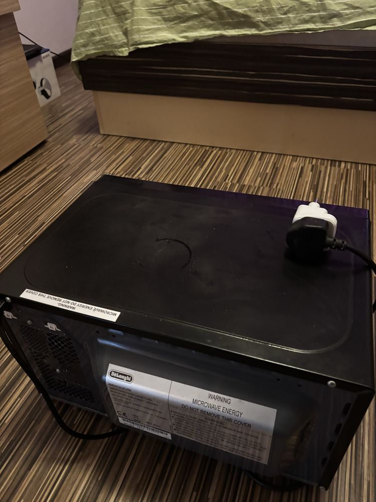 Микровълнова Delonghi 800W