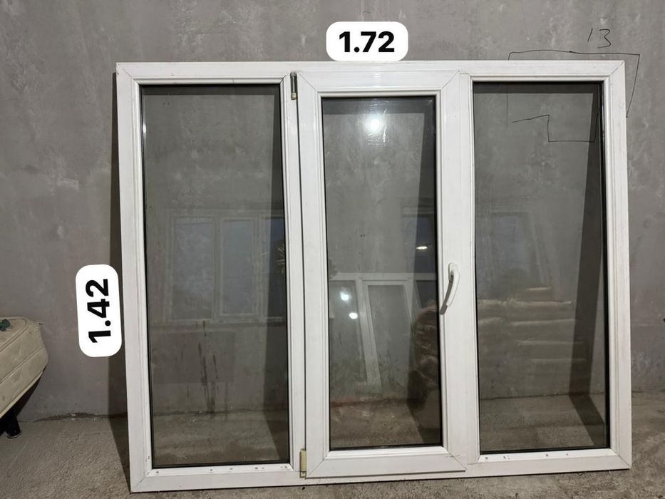 Пластиковые окна и дверь (б/у)