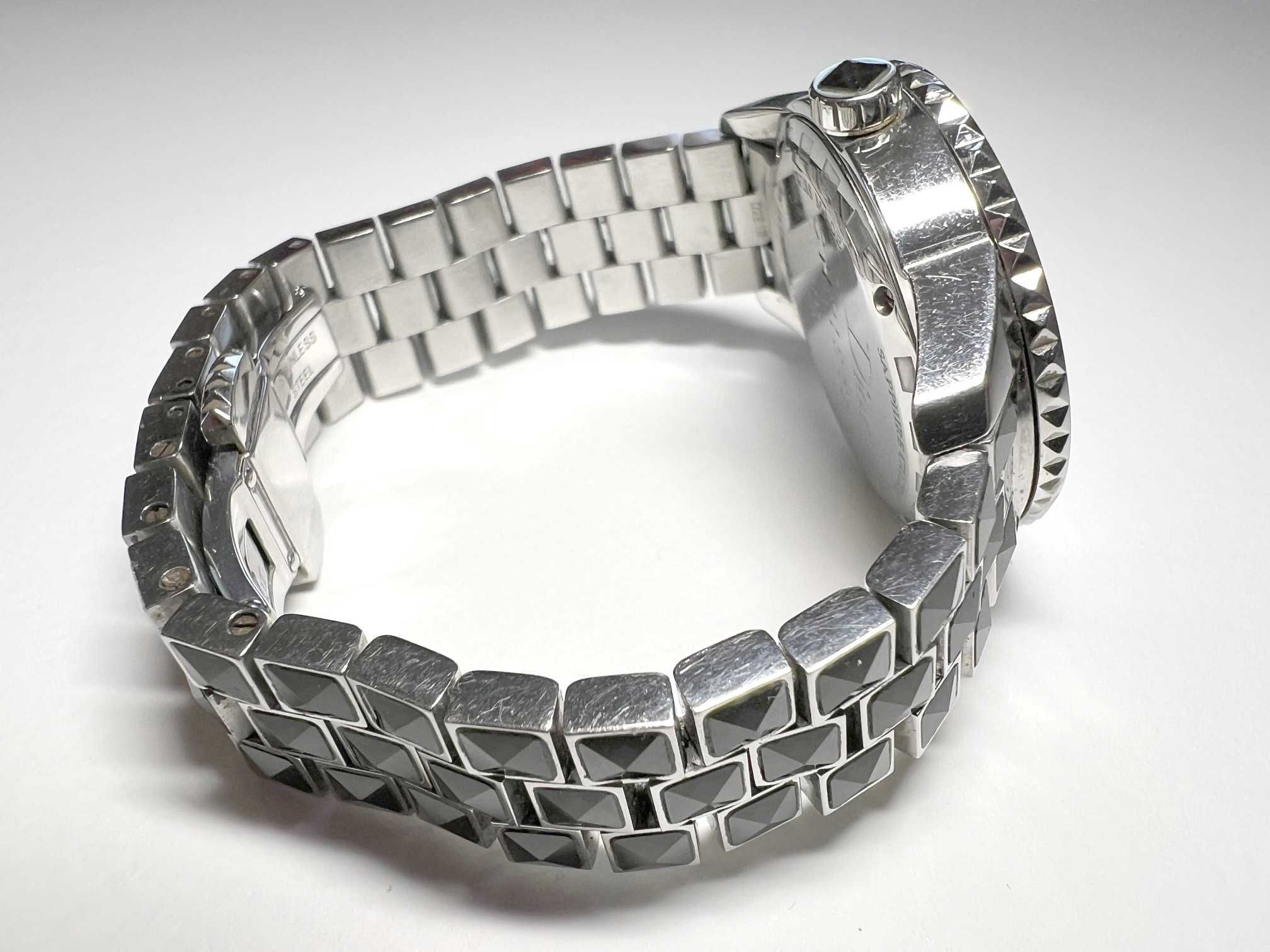 Часовник Dior Christal за жени - 113 диаманта - 0.66 карата