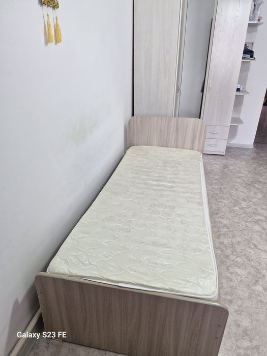 Продам новую кровать с ортопедическим матрасом в отличном состоянии