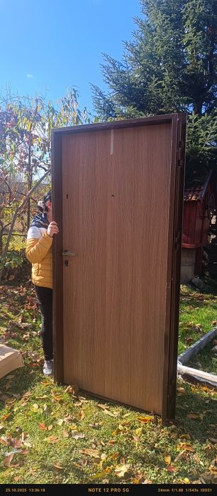 Ușa ramă metalică