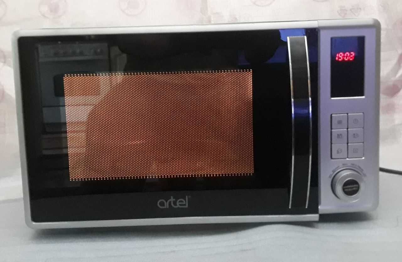 Микроволновая печь Artel. В отличном состоянии.Гарантия.
