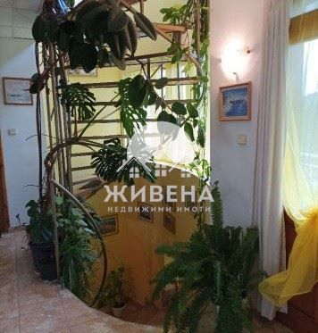 Триетажна къща в м-т Траката, Варна, РЗП: 350 кв.м