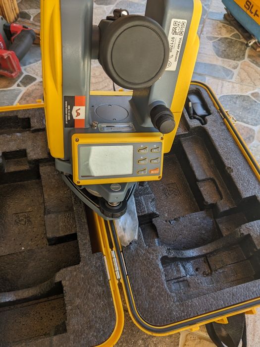 SPECTRA PRECISION DET-2 laser  complet 
Precizie de 2", cu rezoluție d