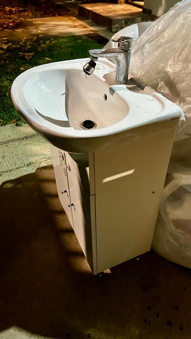 Vand chiuveta baie cu dulap