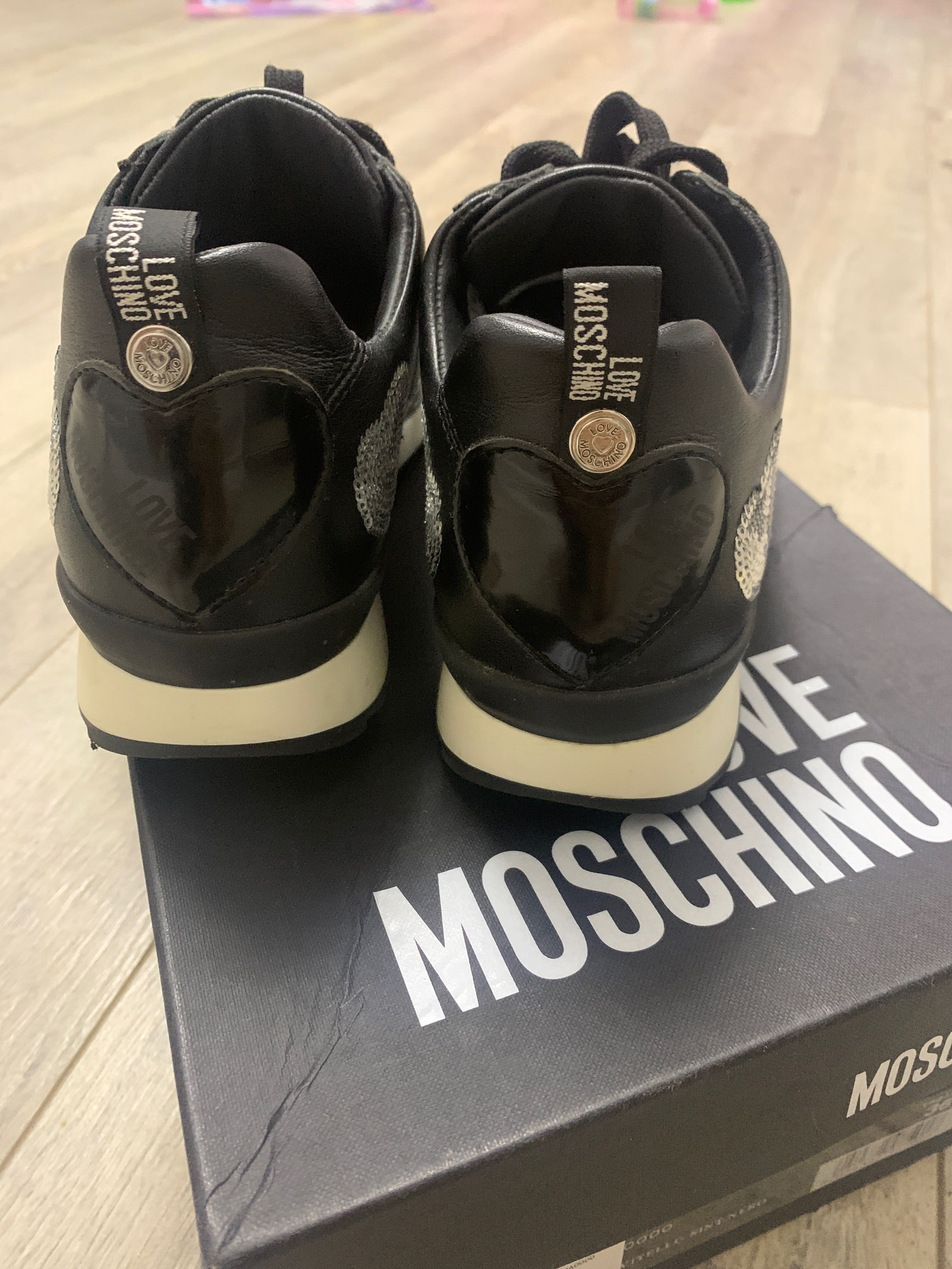 Sneakers Moschino stare noua
