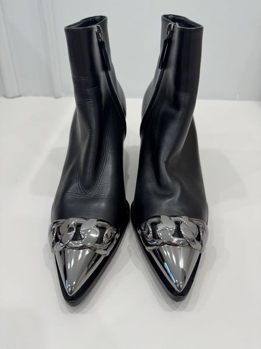 Казаки- ботильоны от Casadei