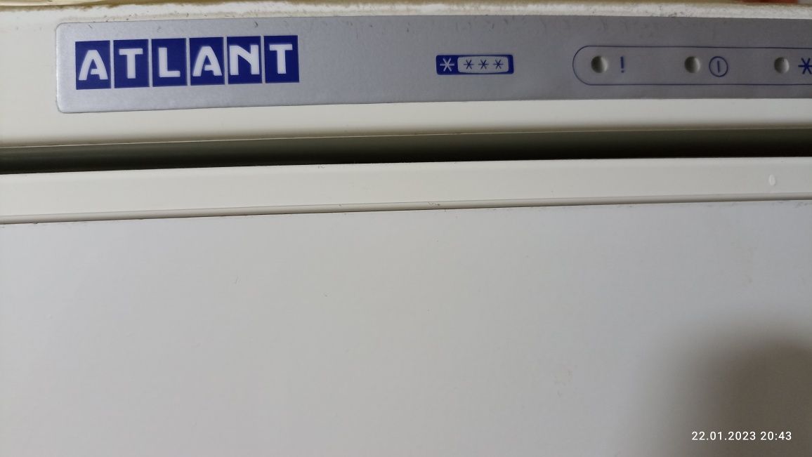 Холодильник Атлант высота 2 метра,  370 литров