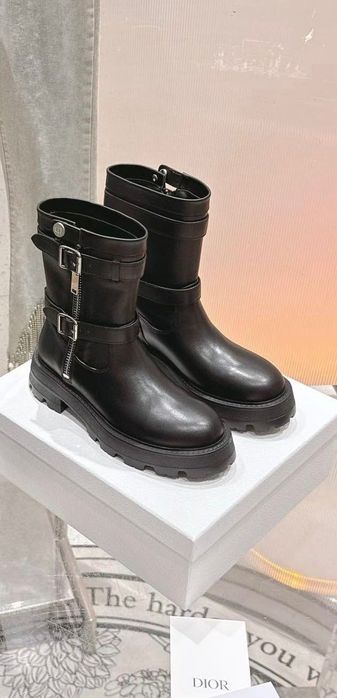 Дамски Кожени боти-DIOR!