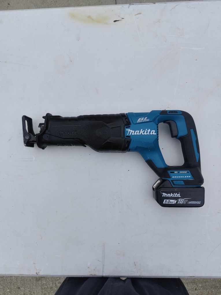 Безчетков акумулаторен саблен трион Макита Makita DJR187 + 5Ah