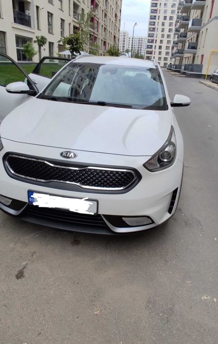 KIA Niro subcompact SUV, hibrid, an 2017,import Olanda.