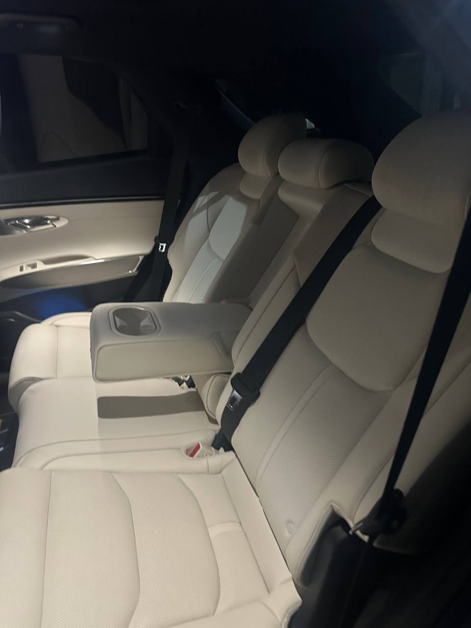 Genesis GV70 seriy