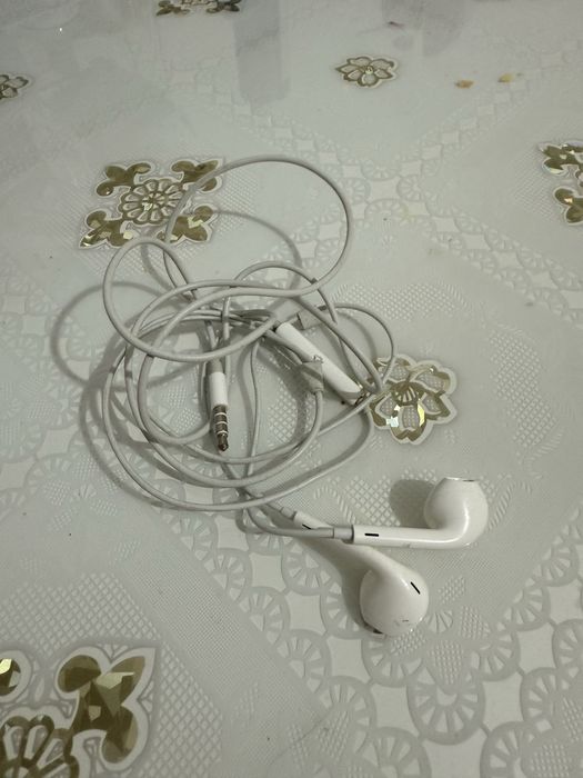 Продам Earpods вход lightning