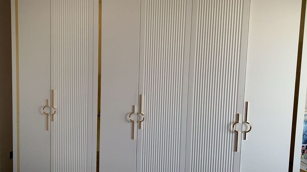 Срочно продам спальный гарнитур в отличном состоянии спец заказ