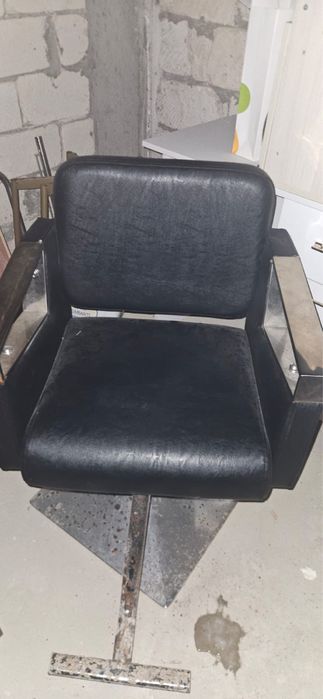 Стол и кресло для салона