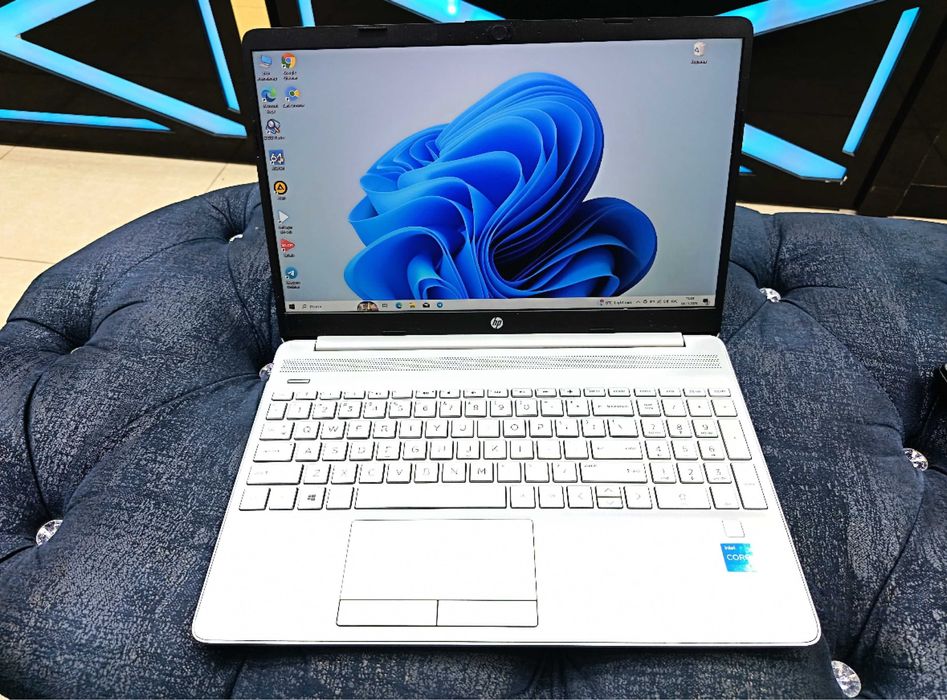 Sotiladi: HP 250 G8 Noutbuk(sensor ishlaydi)