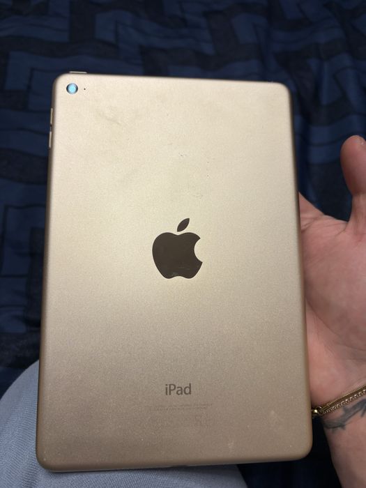 Ipad 4 mini wi-fi fara urme de uzura