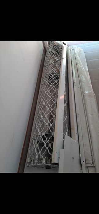 Grilaj metalic tip rulou