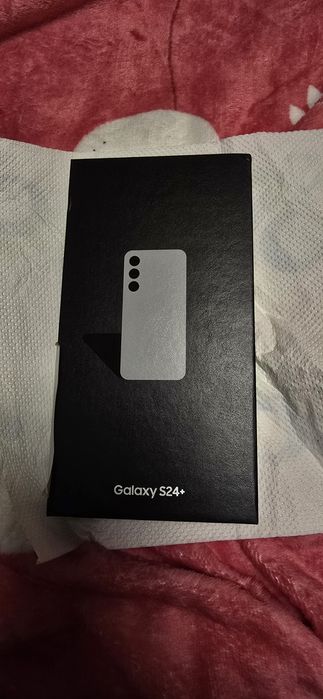 Vând Samsung Galaxy S24 + utilizat foarte putin