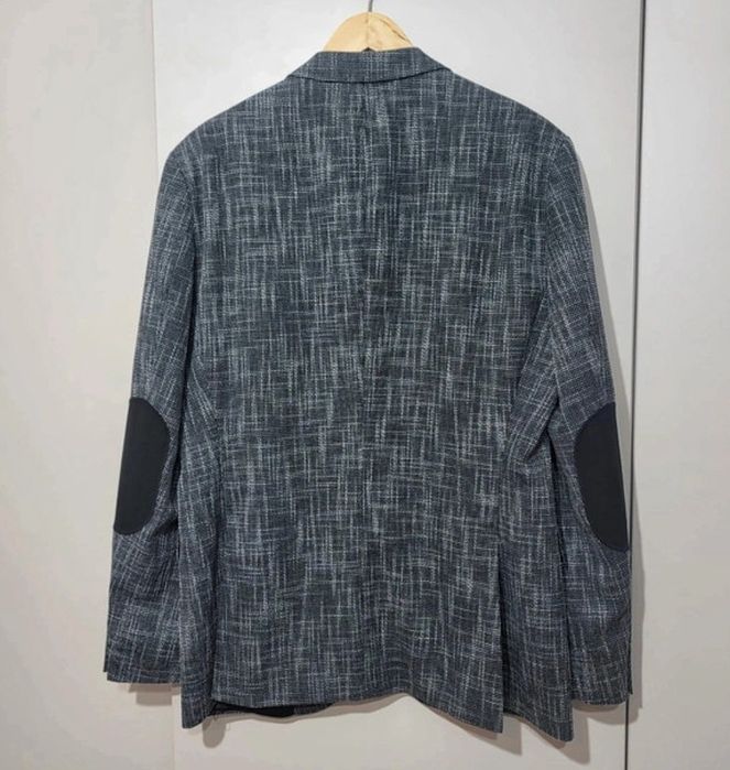 Sacou Hugo Boss ca NOU model deosebit,pret achizitie 2500 lei