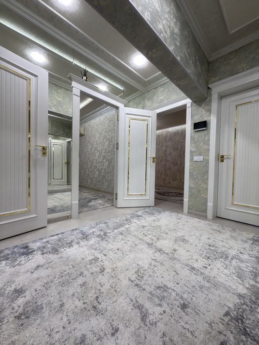 Срочно сотилади 4-хона 2-этаж 9-этажли домда лифт тараф. Согдиана