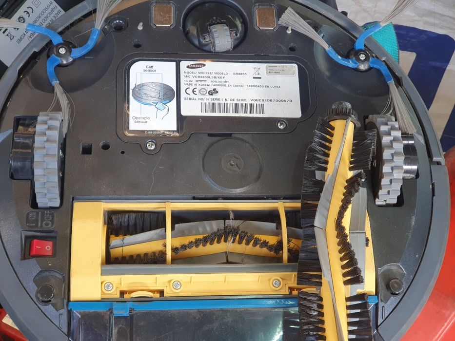 Aspirator robot Samsung SR8855 +telecomanda si doua virtual guard si