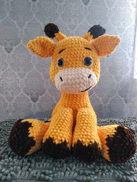 Жирафик плюшевый