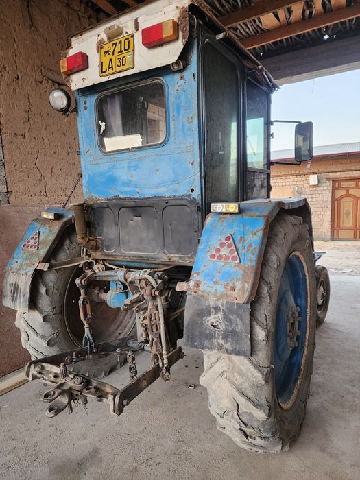 Traktor sotiladi