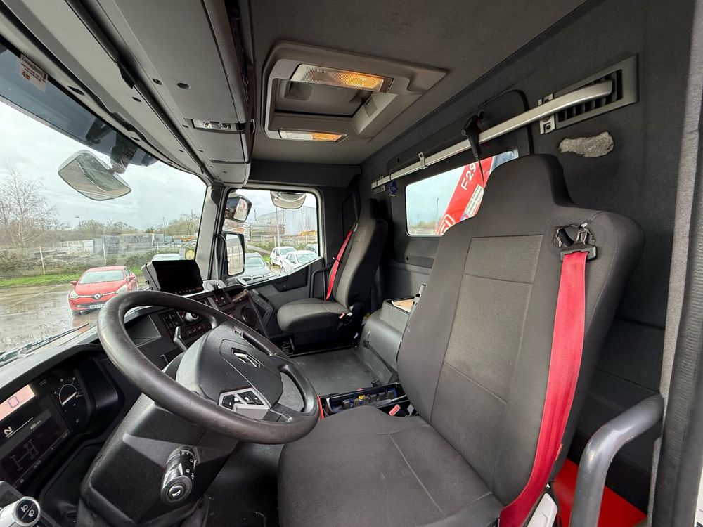 Camion cu macara Renault  an 2017/09-300 mii km macara fassi 10 tone