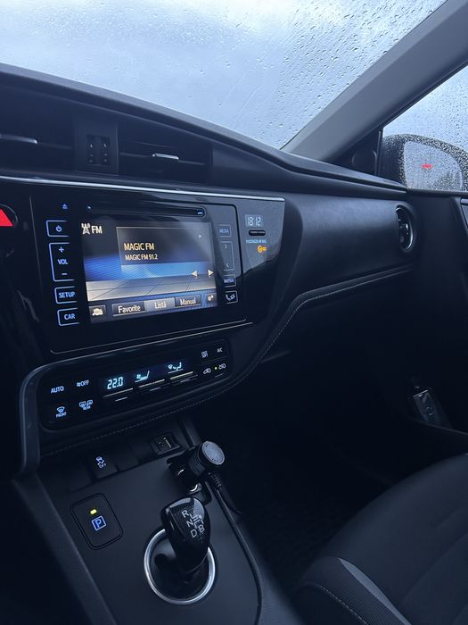 De vanzare toyota auris
