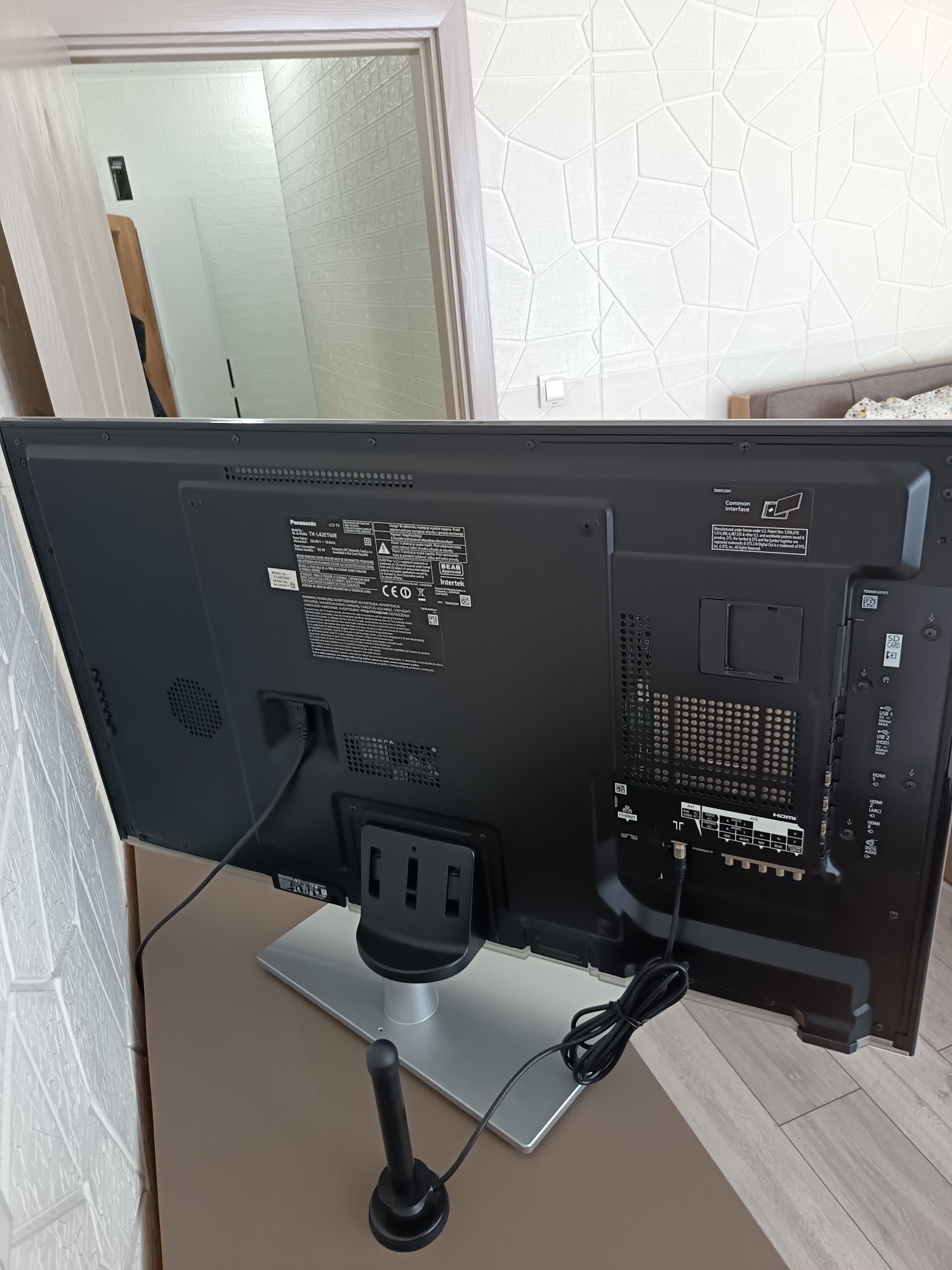 Продавам телевизор Panasonic 50инча