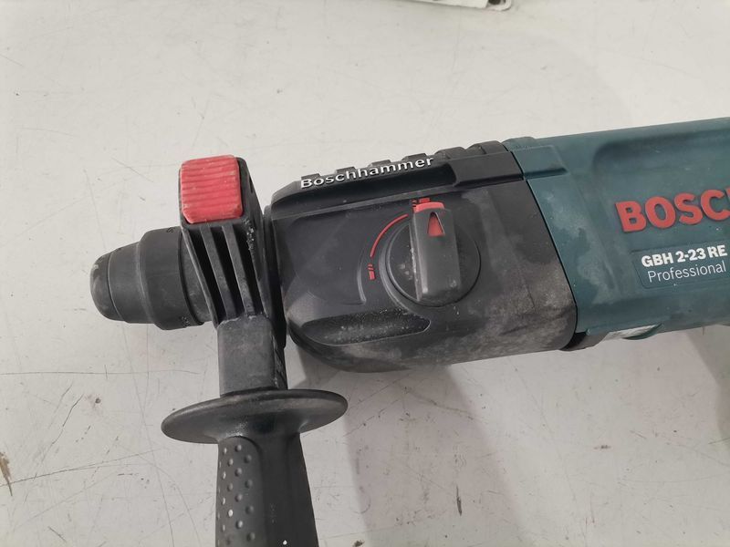 Перфоратор - Bosch 110 V / 650 W