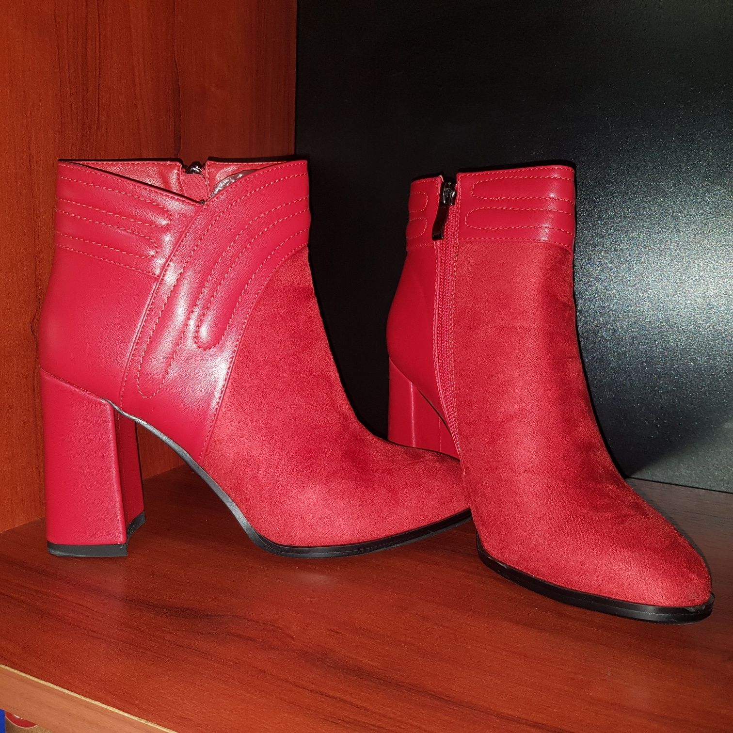 Botine rosii piele ecologica