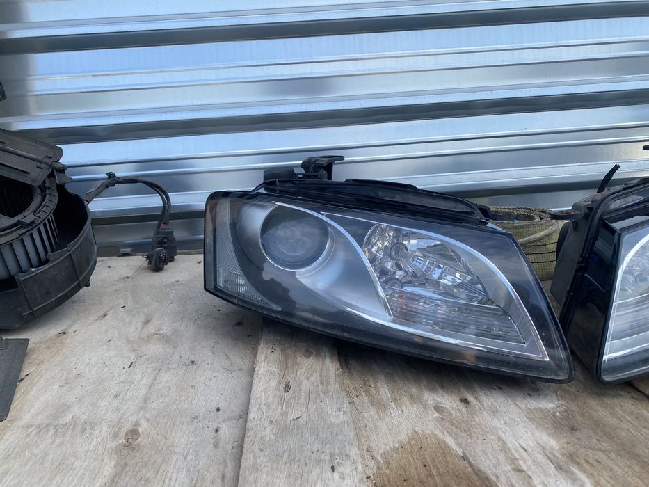 Audi A5 фарове фар обикновенни 8t0941004 Ауди а5 комплект