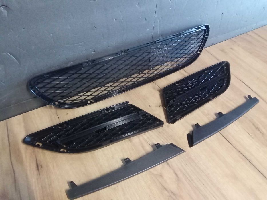 Set Grile Bara fata BMW E90, E91 LCI Facelift 2008-2012