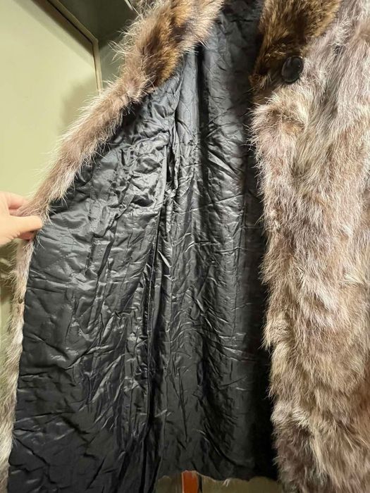 Предпразнична цена- Палто- нутрия- с яка от каскадна лисица.