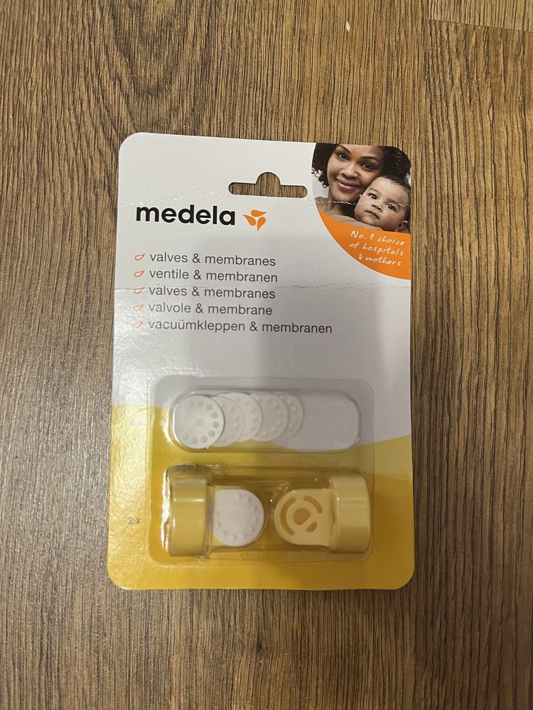 Ръчна помпа Medela Harmony Essential Pack + подарък