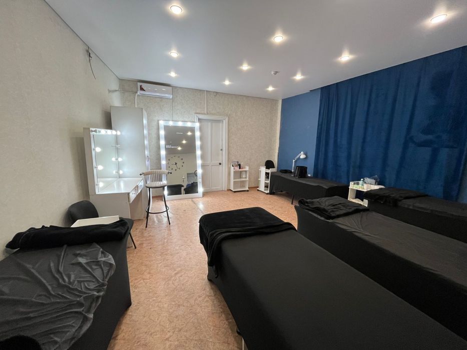 Кушетка срочно на пол ставку