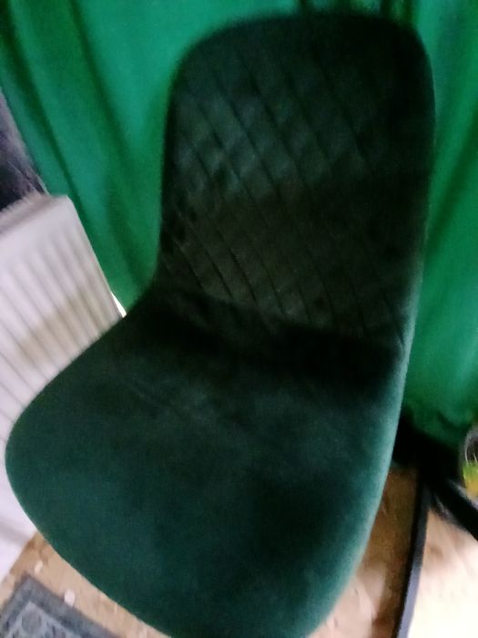 Vând  4 scaune verde smarald