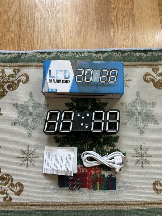 LED 3D Alarm Clock в 2 цвята