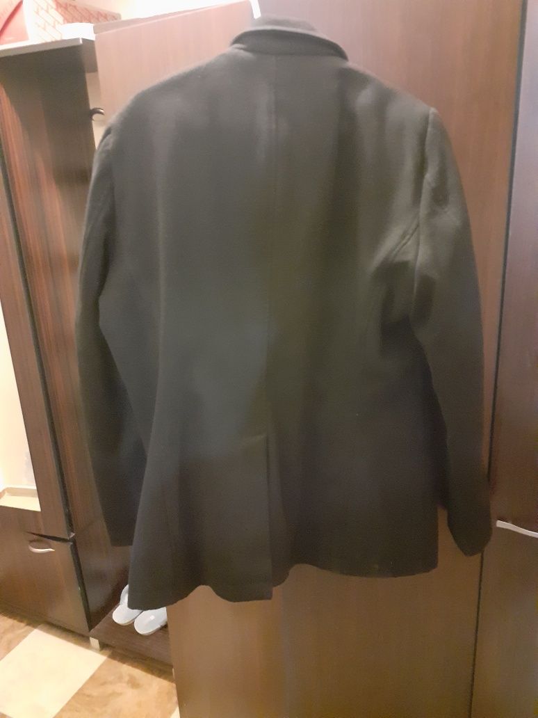 Продавам мъжко палто