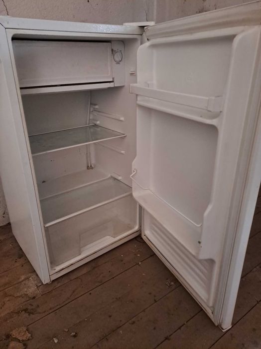 Хладилник Elite.