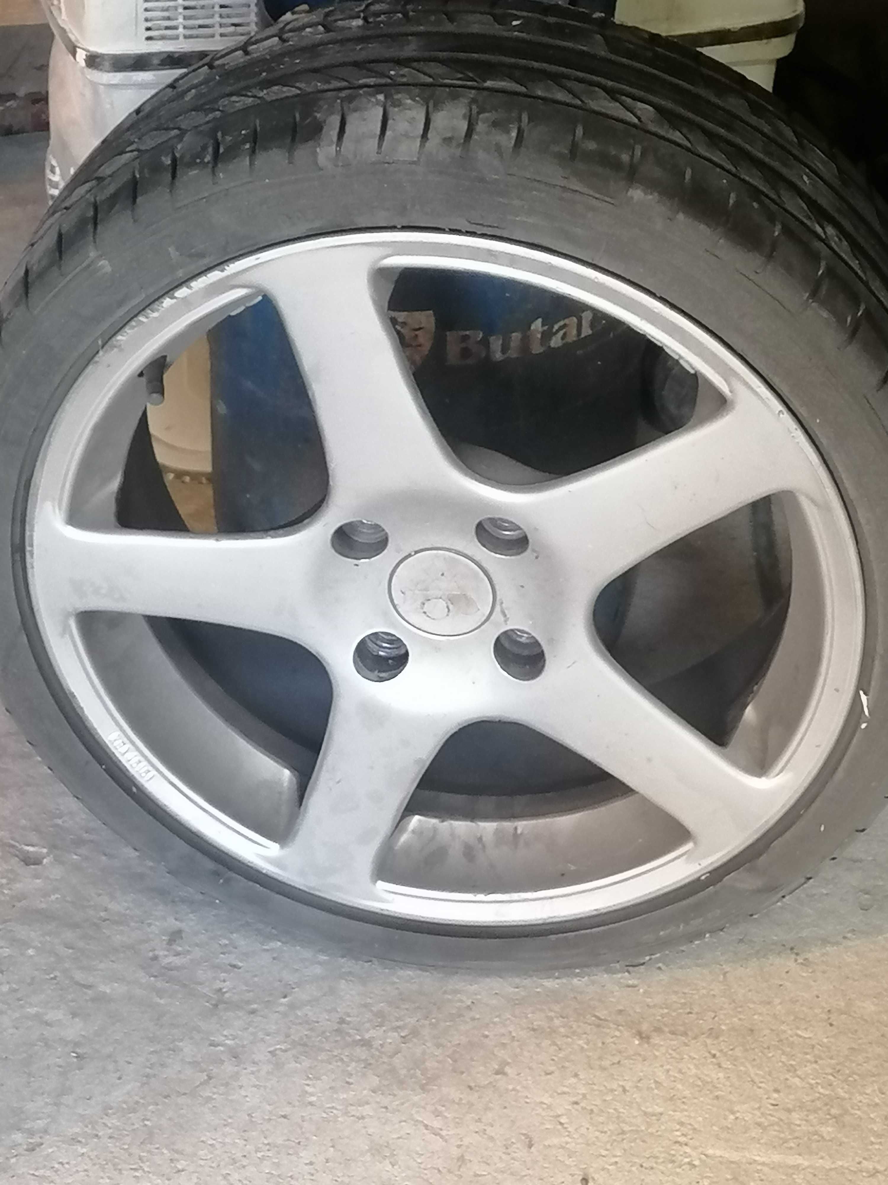 Vând jante cu sau fara cauciucuri de vara 205/40 R 17