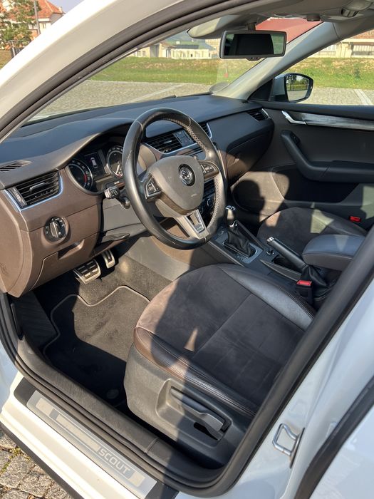 Skoda Octavia Scout 2.0 TDI 4x4 DSG 184 cp Euro 6