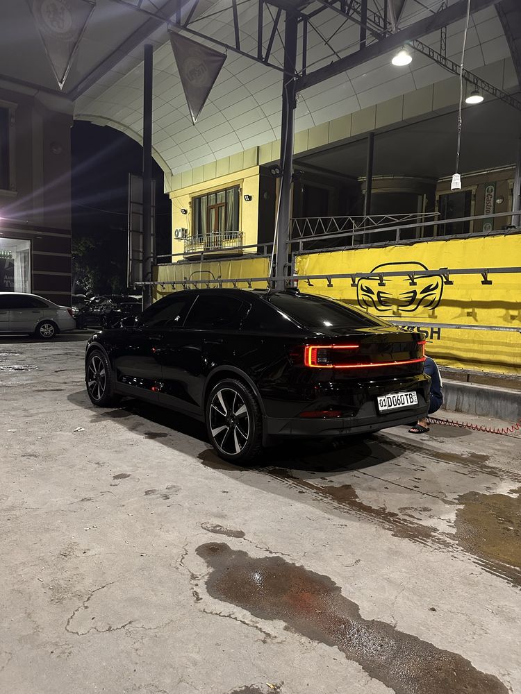 Polestar 2 bez panarama